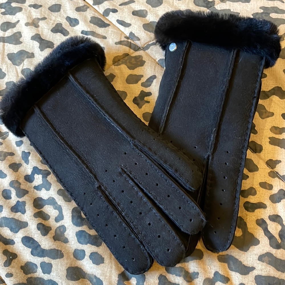 ❄️❄️UGG shearling black/black gloves new❄️❄️